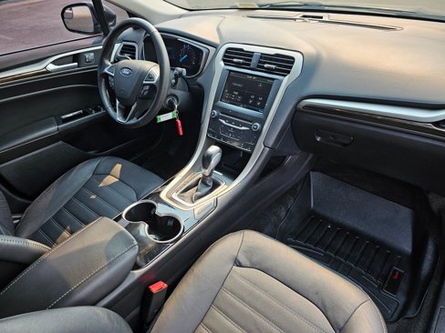 Used 2015 Ford Fusion SE w/ Equipment Group 202A image 16