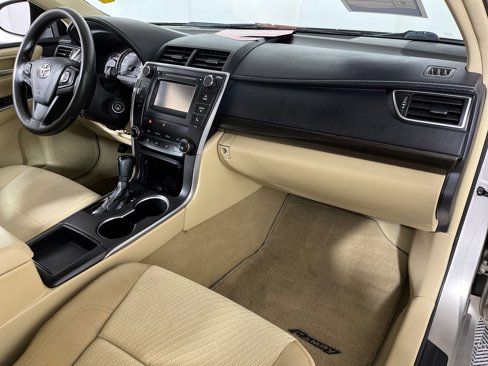 Used 2015 Toyota Camry LE image 24