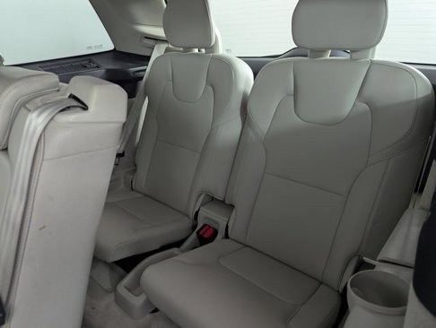 Used 2016 Volvo XC90 T6 Momentum w/ Momentum Plus Package image 18