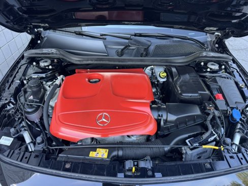 Used 2018 Mercedes-Benz GLA 250 4MATIC image 2