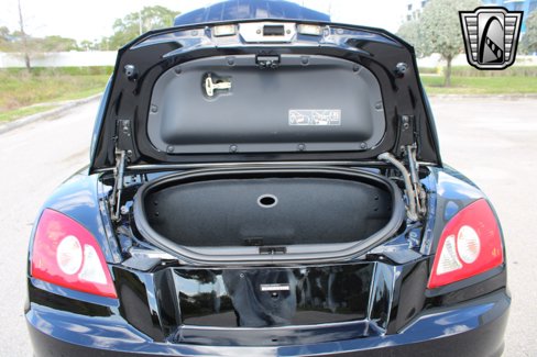 Used 2005 Chrysler Crossfire Convertible image 3