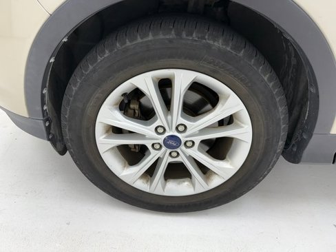 Used 2017 Ford Escape SE image 11