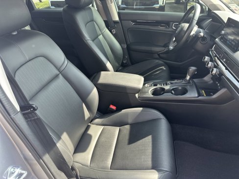 Used 2023 Honda Civic Touring image 4
