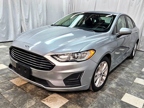 Used 2020 Ford Fusion SE image 2