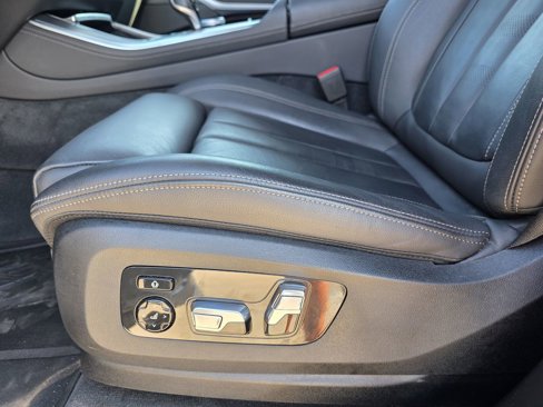 Used 2022 BMW X5 xDrive45e w/ M Sport Package image 14