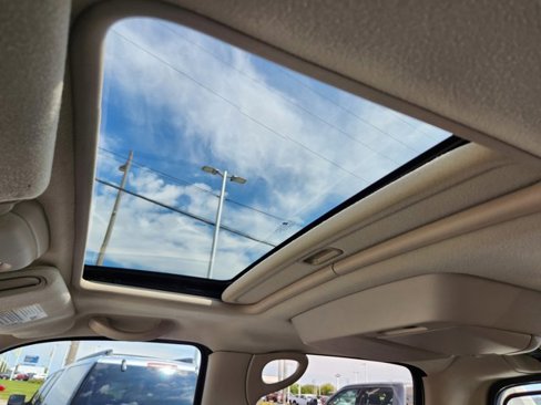 Used 2005 Cadillac Escalade EXT image 16