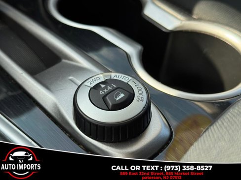 Used 2017 Nissan Pathfinder SV image 33
