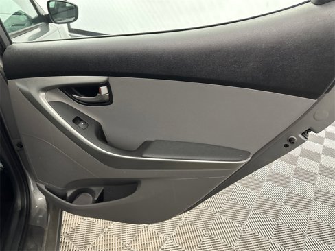 Used 2013 Hyundai Elantra GLS image 16