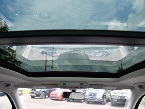 Used 2018 Volkswagen Tiguan SEL image 28