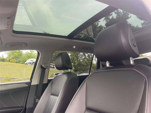 Used 2022 Volkswagen Tiguan SE w/ Panoramic Sunroof Package image 20