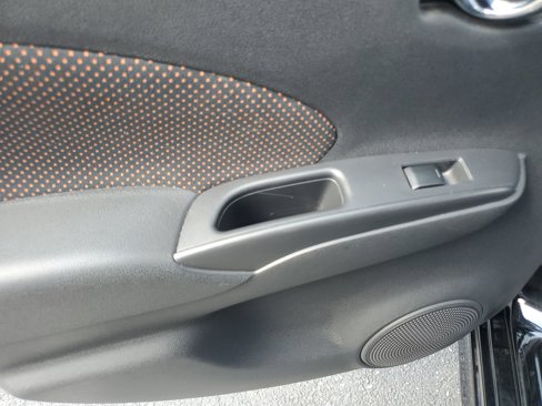 Used 2015 Nissan Versa Note SR image 12