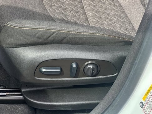 Used 2022 Chevrolet Equinox LT image 17