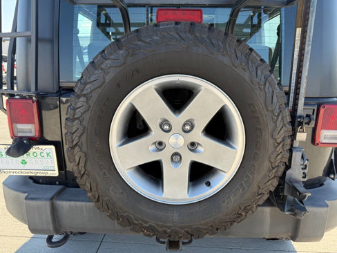 Used 2010 Jeep Wrangler Rubicon w/ PWR Convenience Group image 20