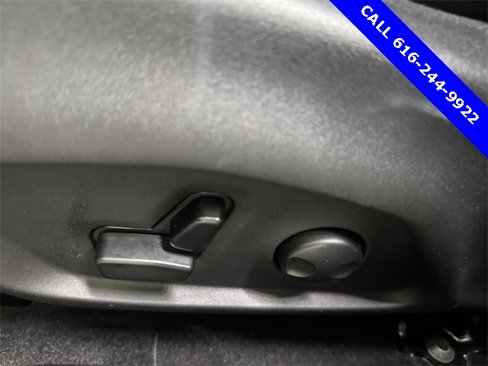 Used 2024 Jeep Compass Latitude image 23