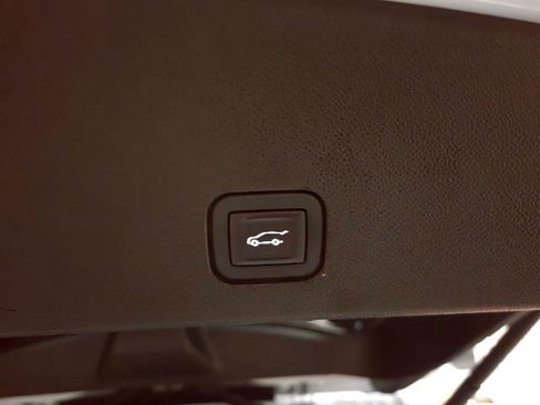 Used 2023 Cadillac XT6 Sport image 15