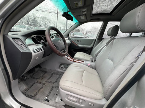 Used 2005 Toyota Highlander Limited image 9