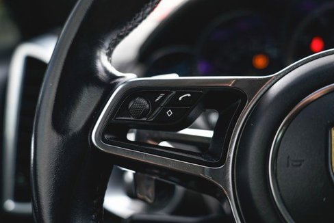 Used 2016 Porsche Cayenne Turbo image 26