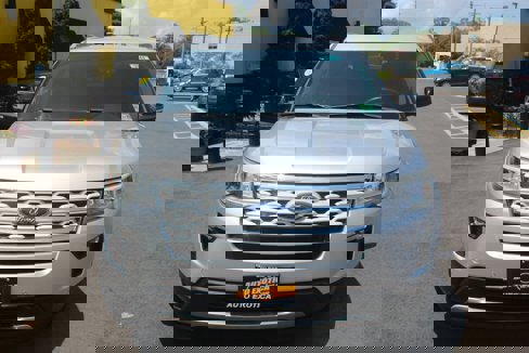 Used 2018 Ford Explorer XLT w/ Equipment Group 202A image 21