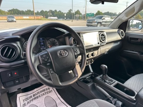 Used 2022 Toyota Tacoma SR image 11