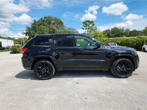 Certified 2021 Jeep Grand Cherokee Laredo X image 3