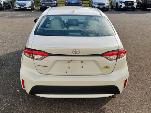 Used 2021 Toyota Corolla LE image 5