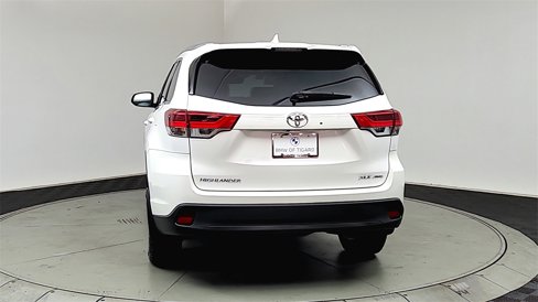 Used 2017 Toyota Highlander XLE image 6