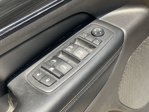 Used 2019 Jeep Grand Cherokee Limited image 16