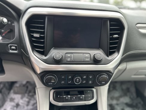 Used 2021 GMC Acadia SLT w/ Preferred Package image 10