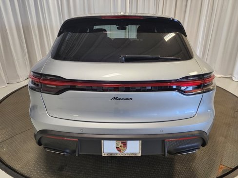 Certified 2025 Porsche Macan image 26