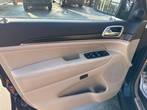 Used 2014 Jeep Grand Cherokee Limited w/ Trailer Tow Group IV image 14