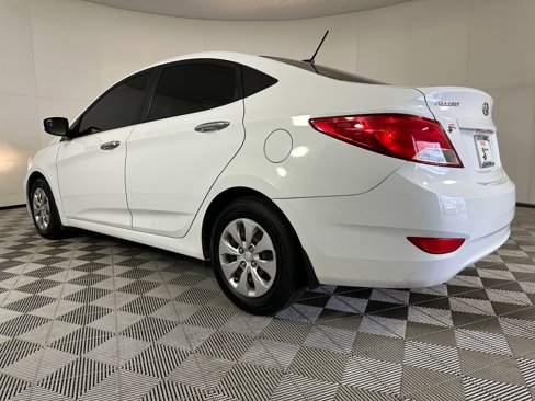 Used 2017 Hyundai Accent SE image 3