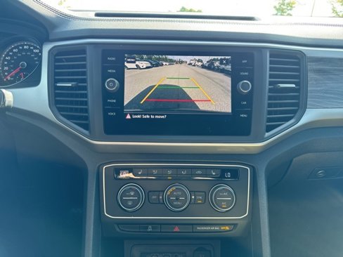 Used 2020 Volkswagen Atlas Cross Sport SE w/ Panoramic Sunroof Package image 10
