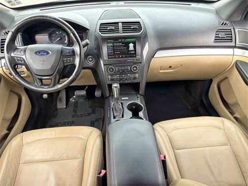 Used 2016 Ford Explorer XLT w/ Equipment Group 202A image 18