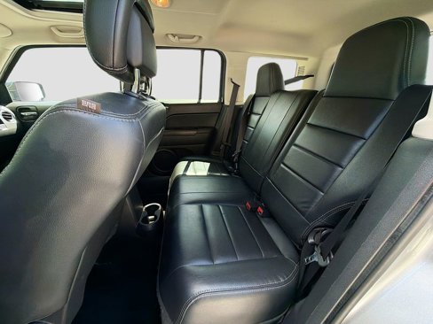 Used 2016 Jeep Patriot High Altitude image 24