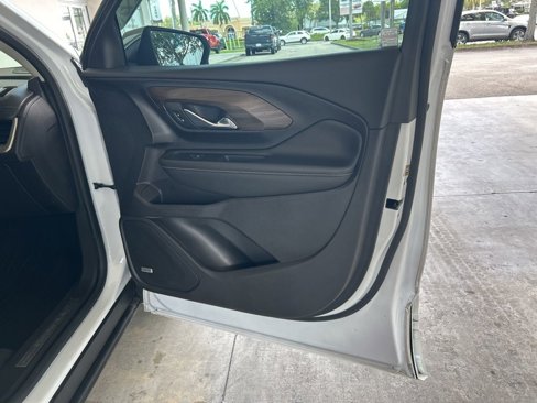 Used 2018 GMC Terrain Denali w/ Advanced Safety Package image 23