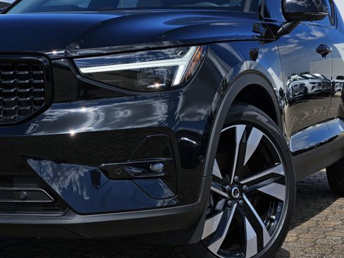 New 2025 Volvo XC40 B5 Ultra w/ Climate Package image 7