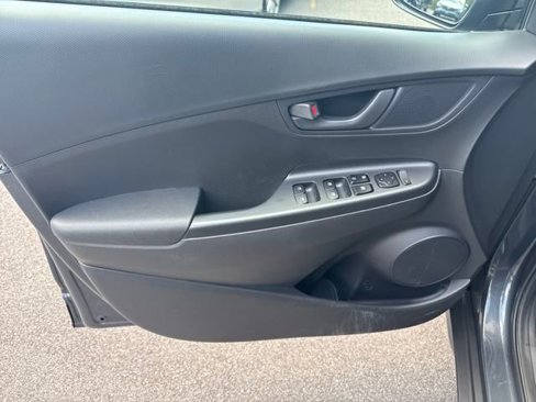 Used 2018 Hyundai Kona SEL image 10