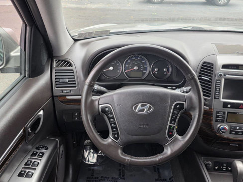 Used 2011 Hyundai Santa Fe Limited w/ Navigation Pkg 4 image 16