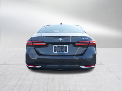 Used 2024 BMW 530i image 4