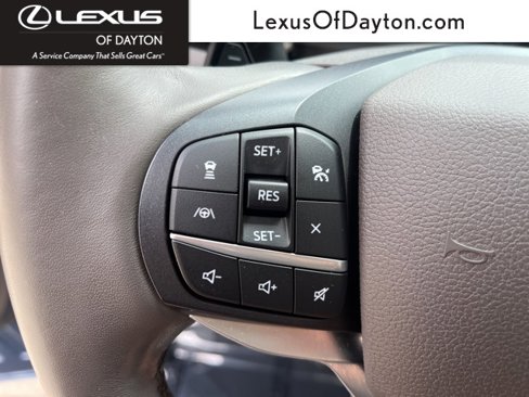 Used 2020 Ford Explorer Platinum w/ Premium Technology Package image 18