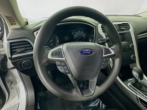 Used 2016 Ford Fusion SE image 15