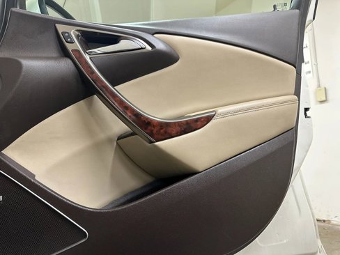 Used 2013 Buick Verano Leather image 19