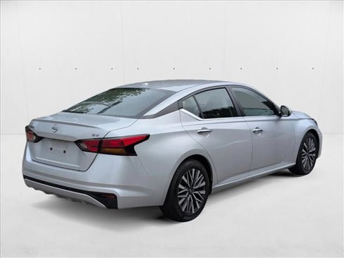 Used 2023 Nissan Altima 2.5 SV image 5