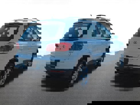 Used 2016 Volkswagen Tiguan S image 6