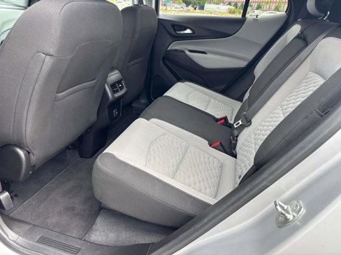 Used 2020 Chevrolet Equinox LT w/ Driver Convenience Package image 11