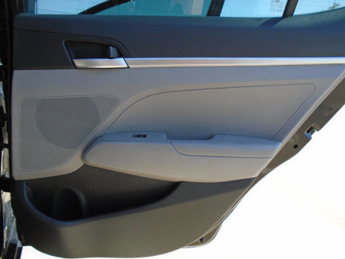 Used 2020 Hyundai Elantra SE w/ Cargo Package (C1) image 30