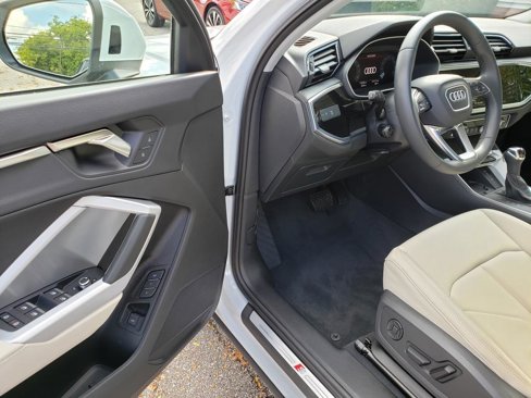 Used 2024 Audi Q3 2.0T Premium w/ Convenience Package image 8