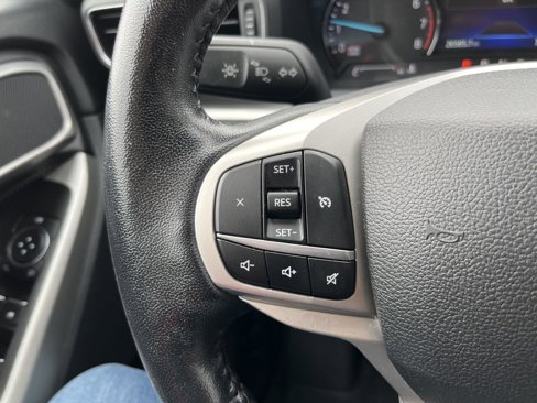 Used 2022 Ford Explorer XLT w/ Equipment Group 202A image 20