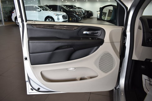 Used 2012 Dodge Grand Caravan SE image 33