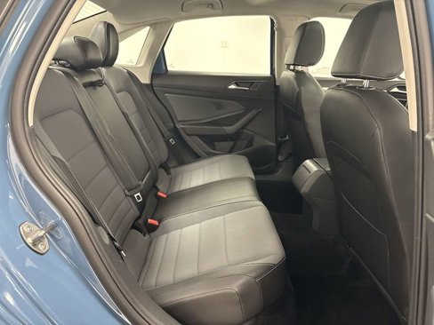 Used 2025 Volkswagen Jetta SE image 15